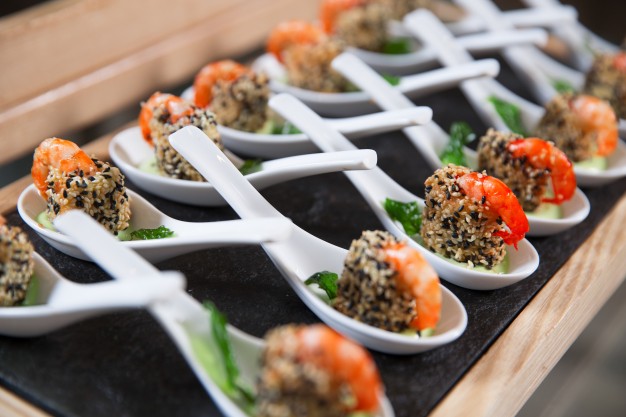 snacks-with-shrimps-spoons-buffet-table_1262-2015 (1)
